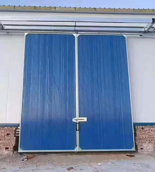 丹凤工业门在大型仓储物流通道中的应用实例